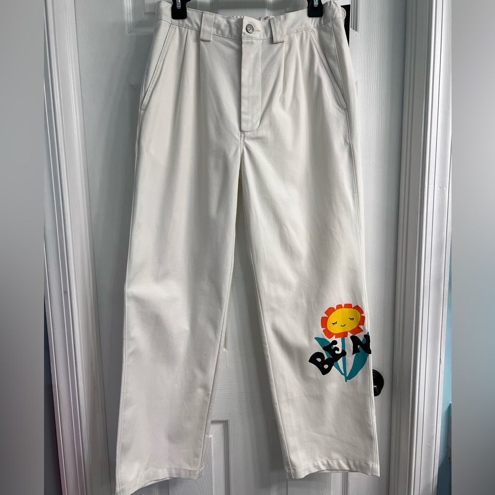 Converse button, zipper and drawstring, casual pants size small  color shell